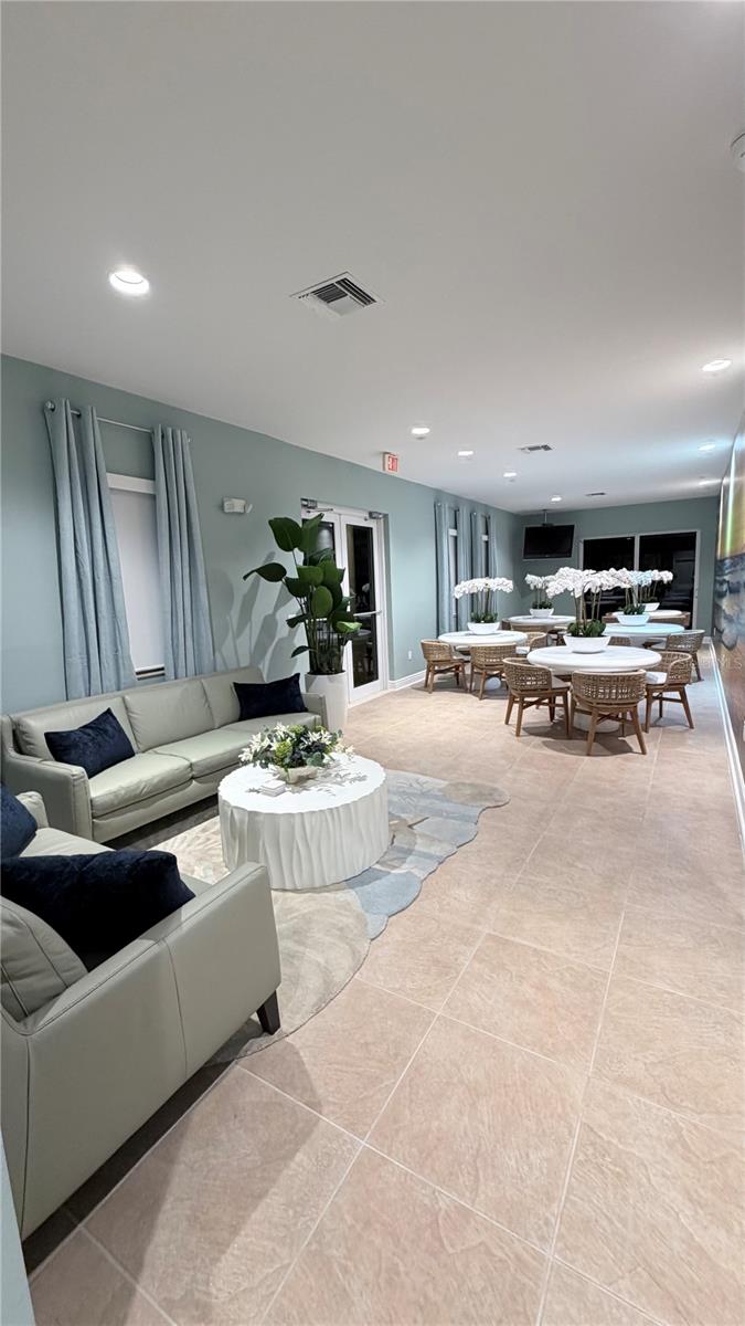 Image 50 of 66 For 17735 Gulf Boulevard 304