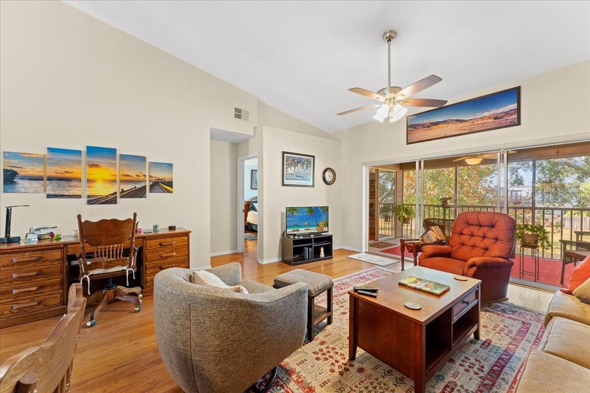 Image 15 of 54 For 14460 Marina Way 18