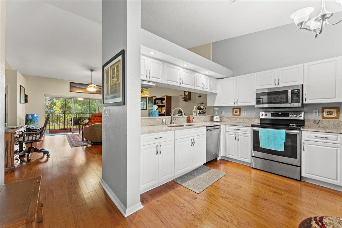 Image 8 of 54 For 14460 Marina Way 18