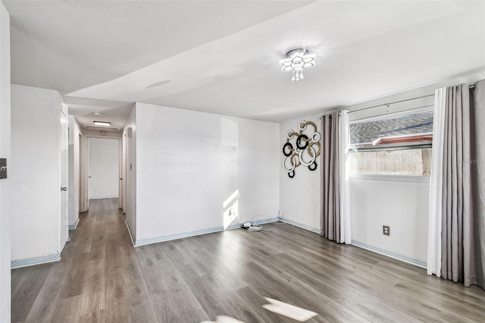 Image 10 of 38 For 6207 Manhattan Avenue