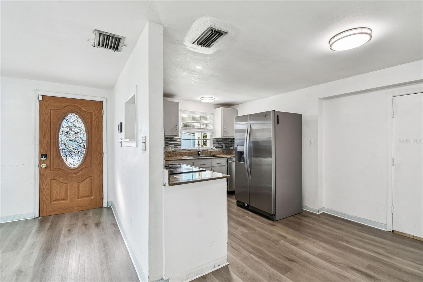 Image 13 of 38 For 6207 Manhattan Avenue