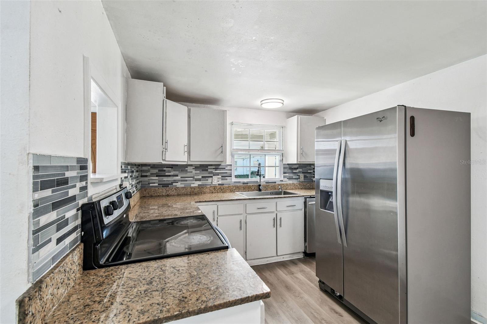 Image 14 of 38 For 6207 Manhattan Avenue