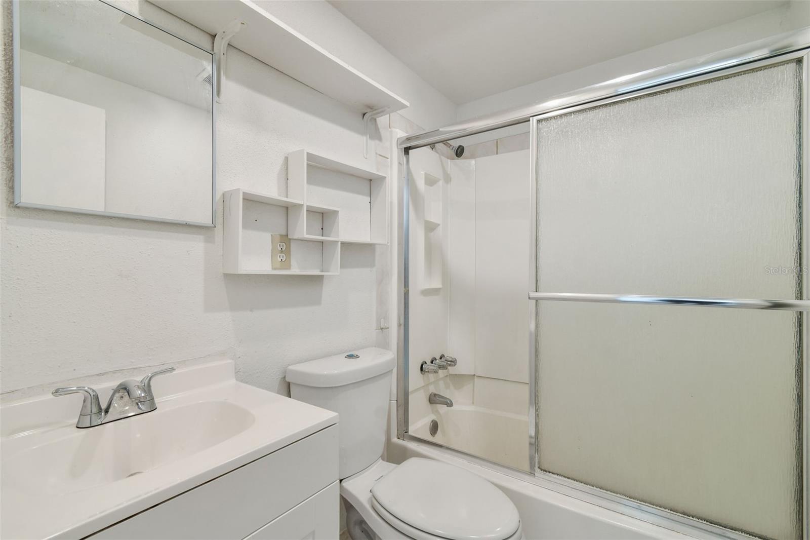 Image 23 of 38 For 6207 Manhattan Avenue