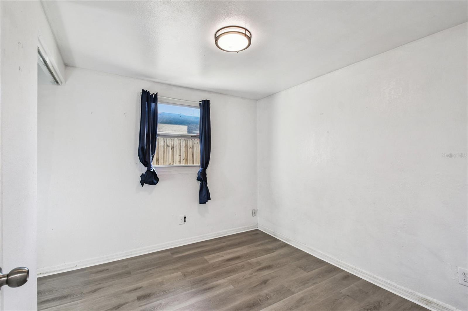 Image 24 of 38 For 6207 Manhattan Avenue