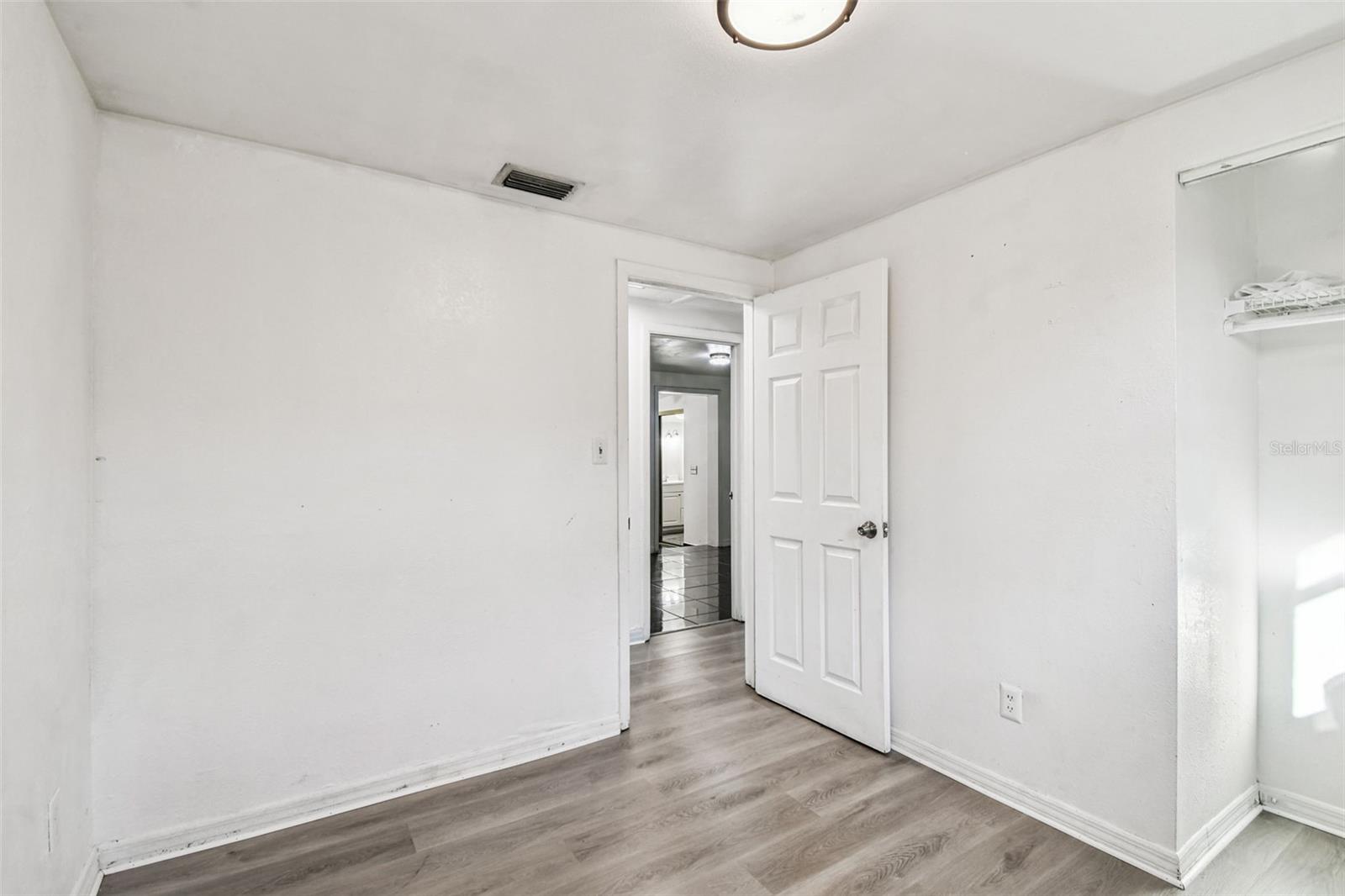 Image 25 of 38 For 6207 Manhattan Avenue