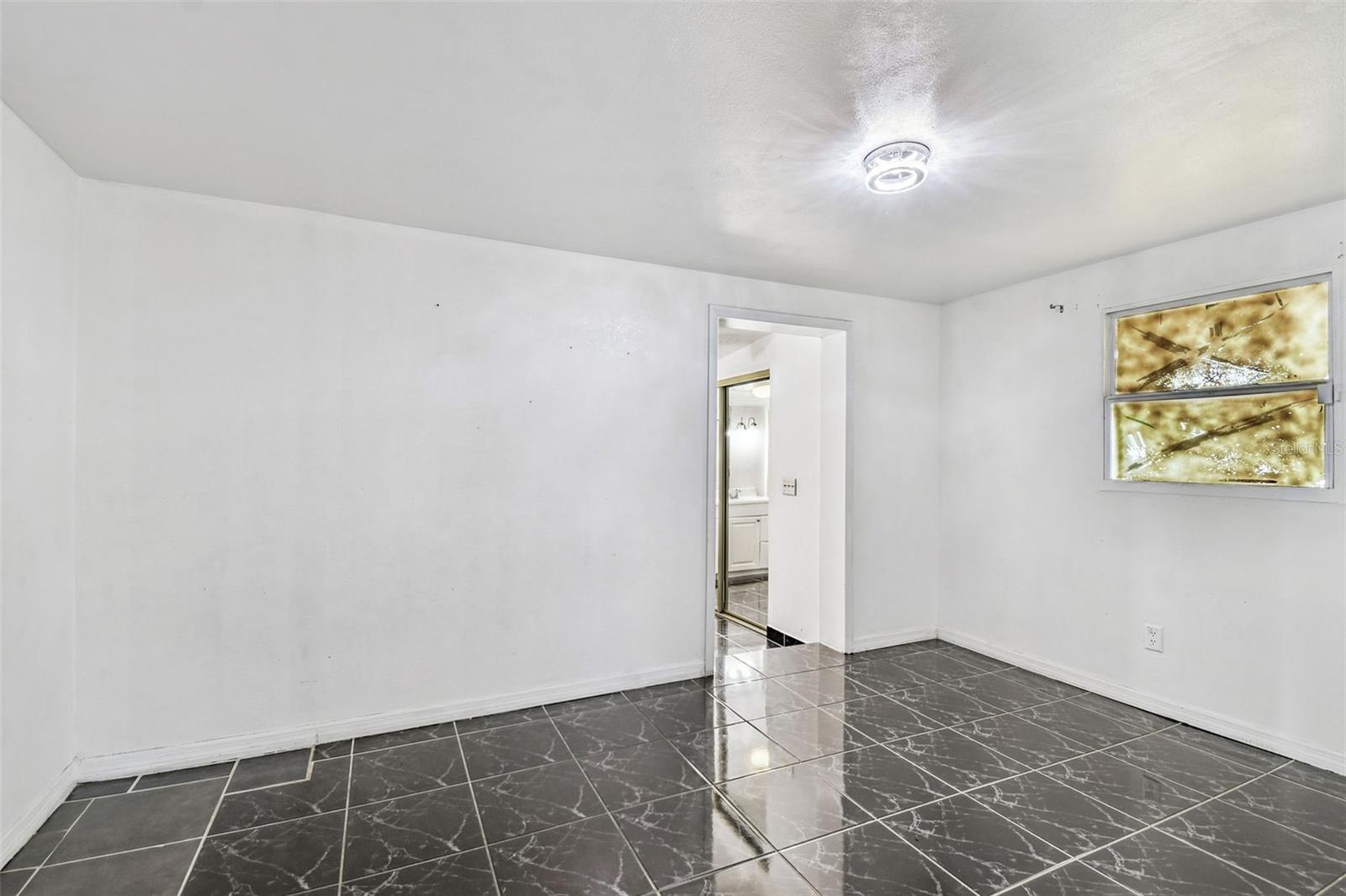 Image 28 of 38 For 6207 Manhattan Avenue