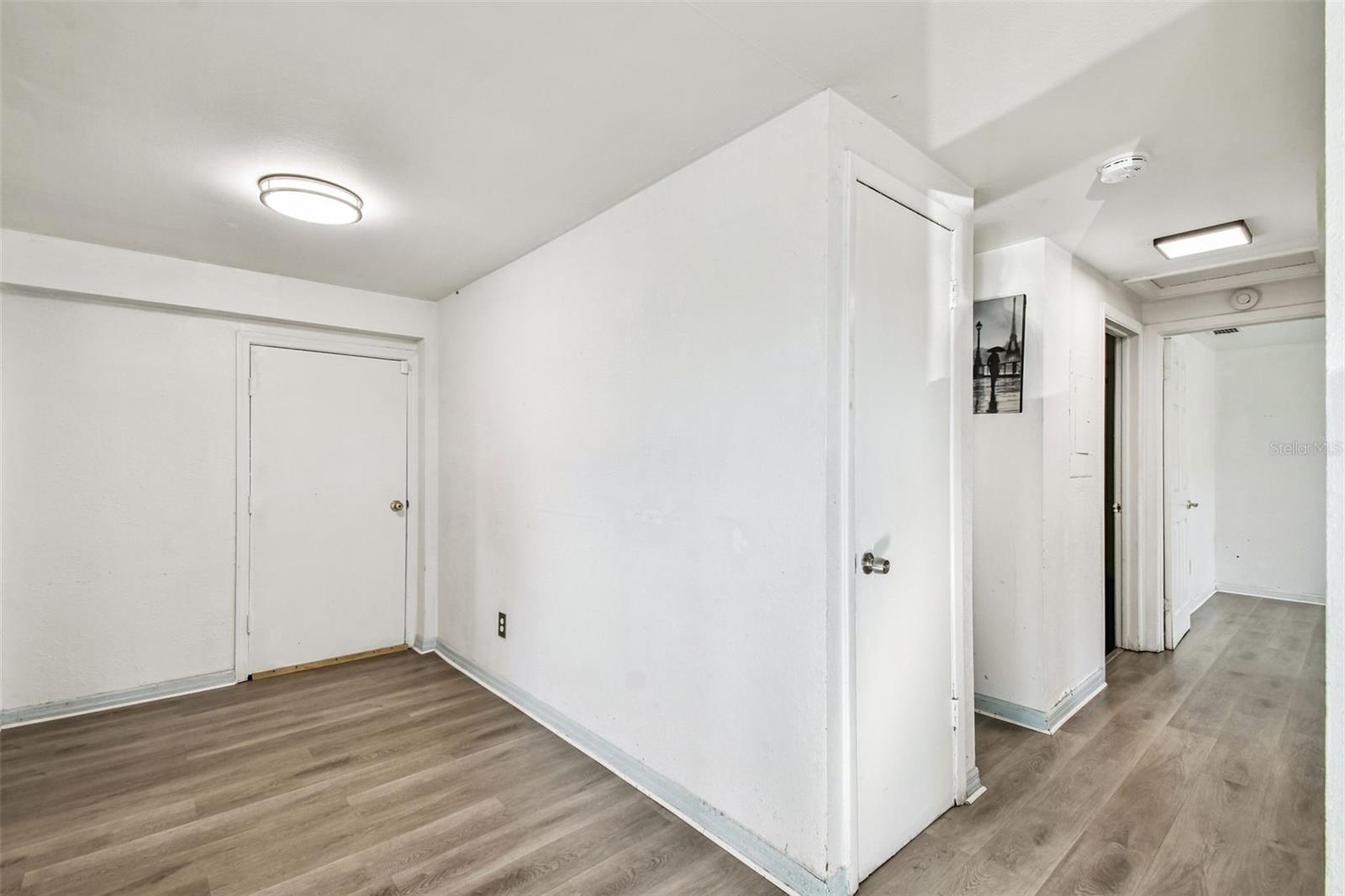 Image 33 of 38 For 6207 Manhattan Avenue