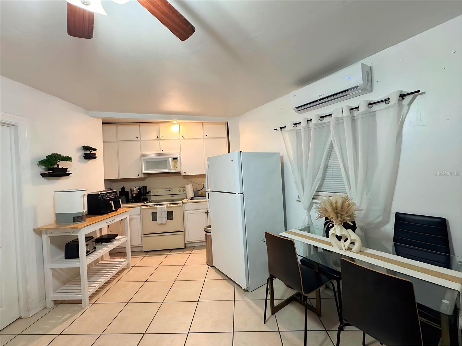 Image 34 of 38 For 6207 Manhattan Avenue