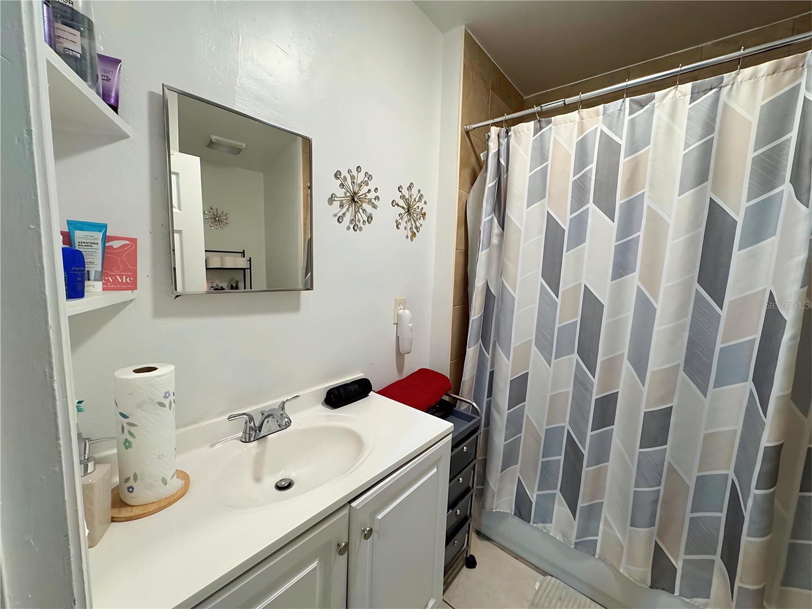 Image 37 of 38 For 6207 Manhattan Avenue