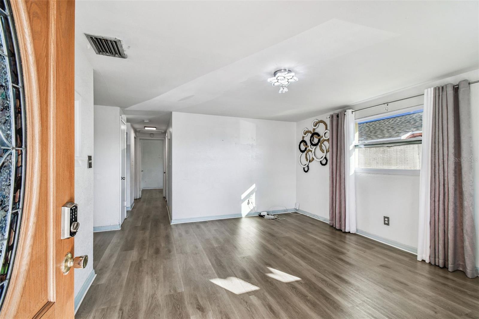 Image 8 of 38 For 6207 Manhattan Avenue