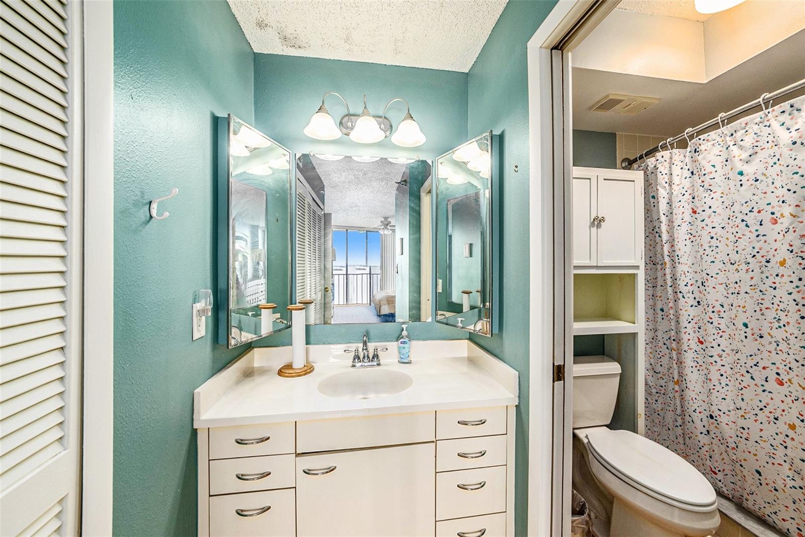 Image 14 of 25 For 2530 Gary Circle 802