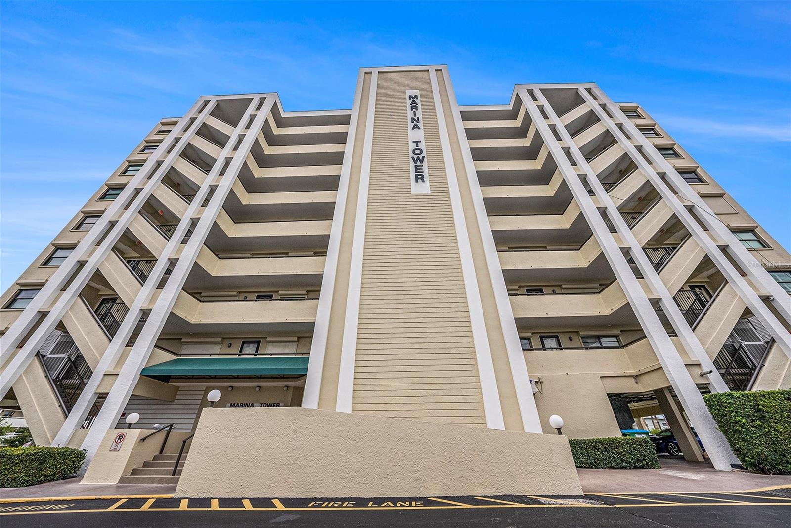 Image 24 of 25 For 2530 Gary Circle 802