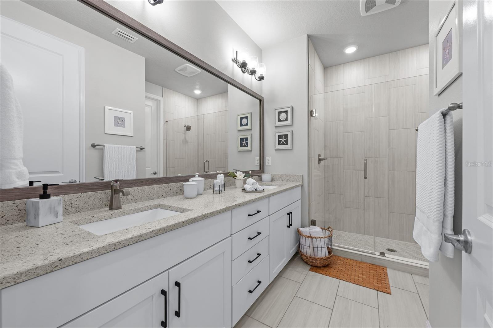 Image 20 of 37 For 2602 Cleveland Street 3