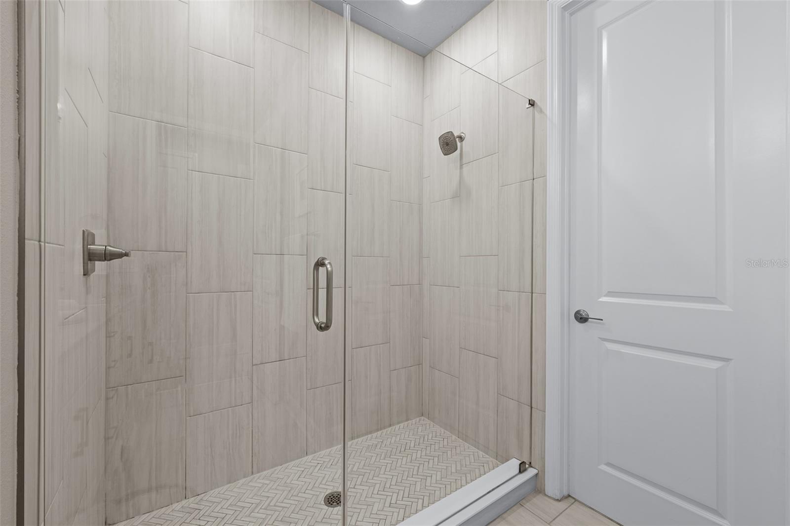 Image 22 of 37 For 2602 Cleveland Street 3