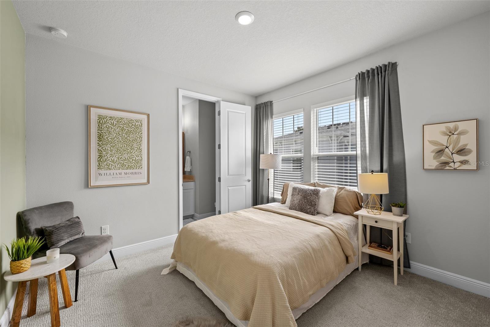 Image 24 of 37 For 2602 Cleveland Street 3