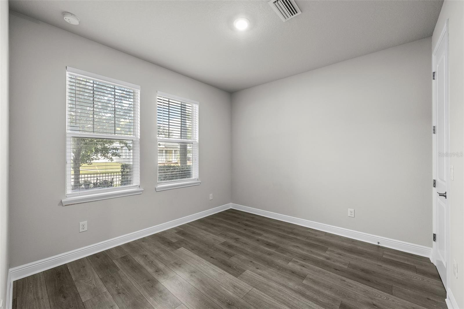 Image 29 of 37 For 2602 Cleveland Street 3