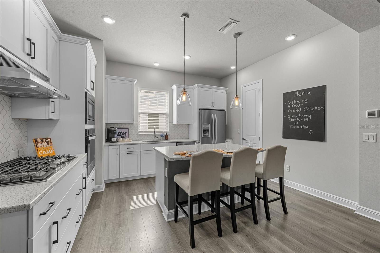 Image 6 of 37 For 2602 Cleveland Street 3