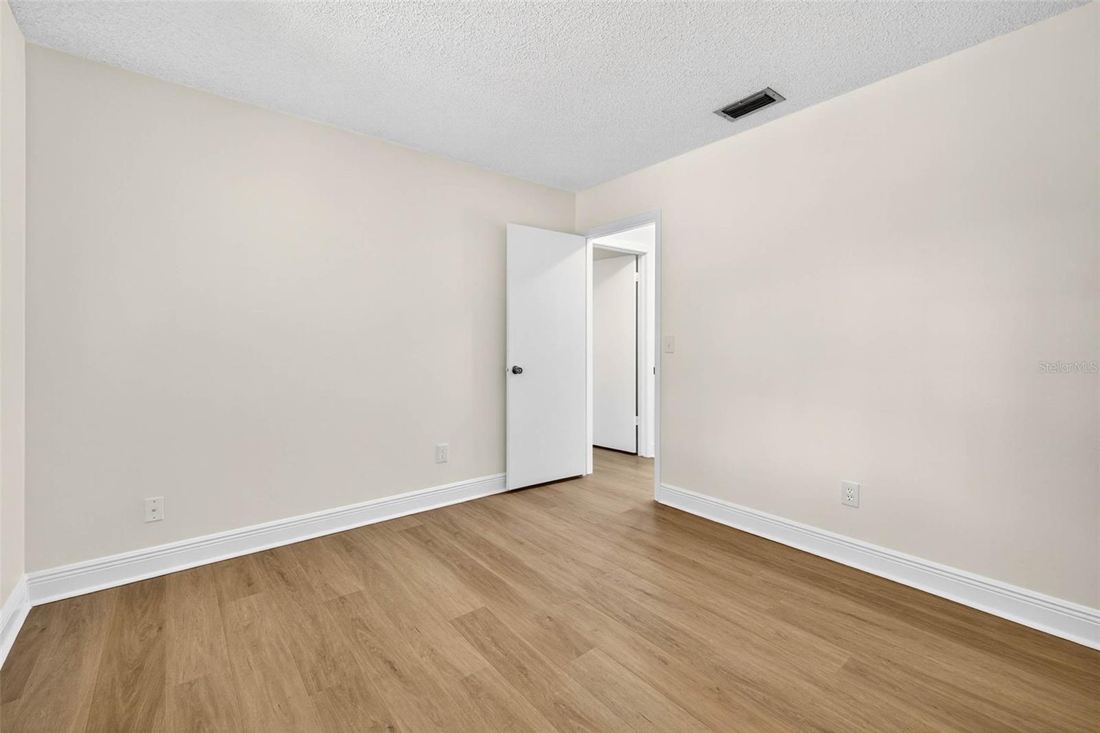 Image 34 of 55 For 11009 Cinderlane Place