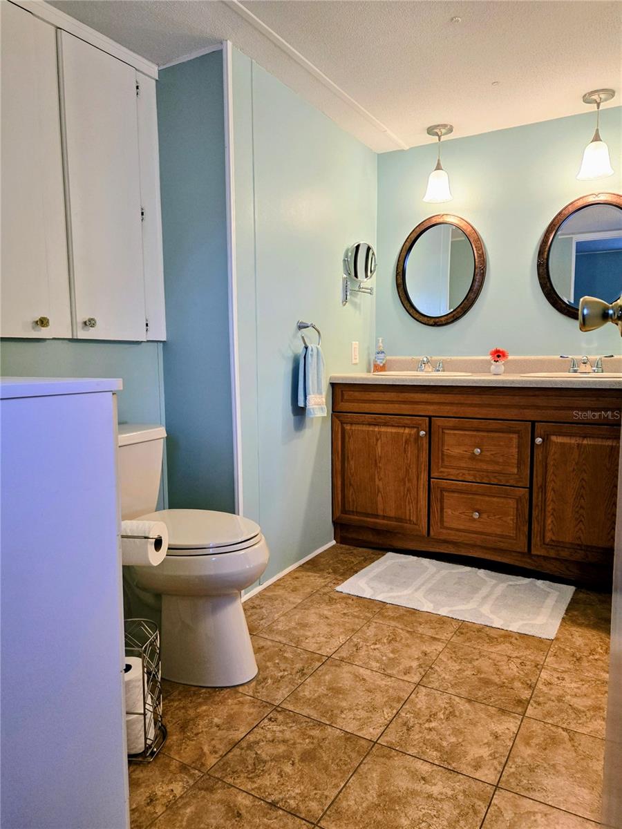 Image 21 of 38 For 6307 Wealthy Lane