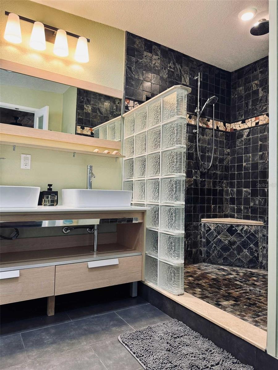 Image 23 of 43 For 3012 Grand View Avenue