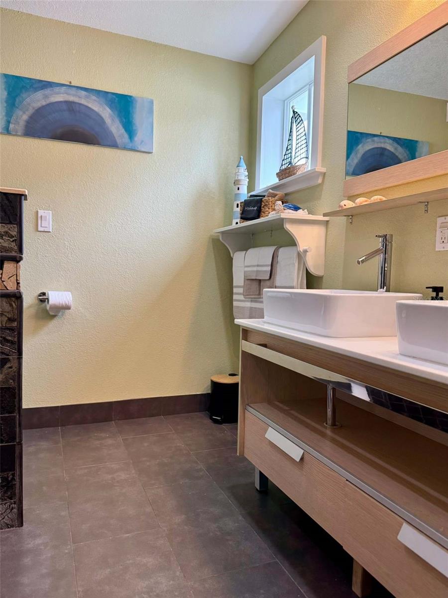 Image 24 of 43 For 3012 Grand View Avenue