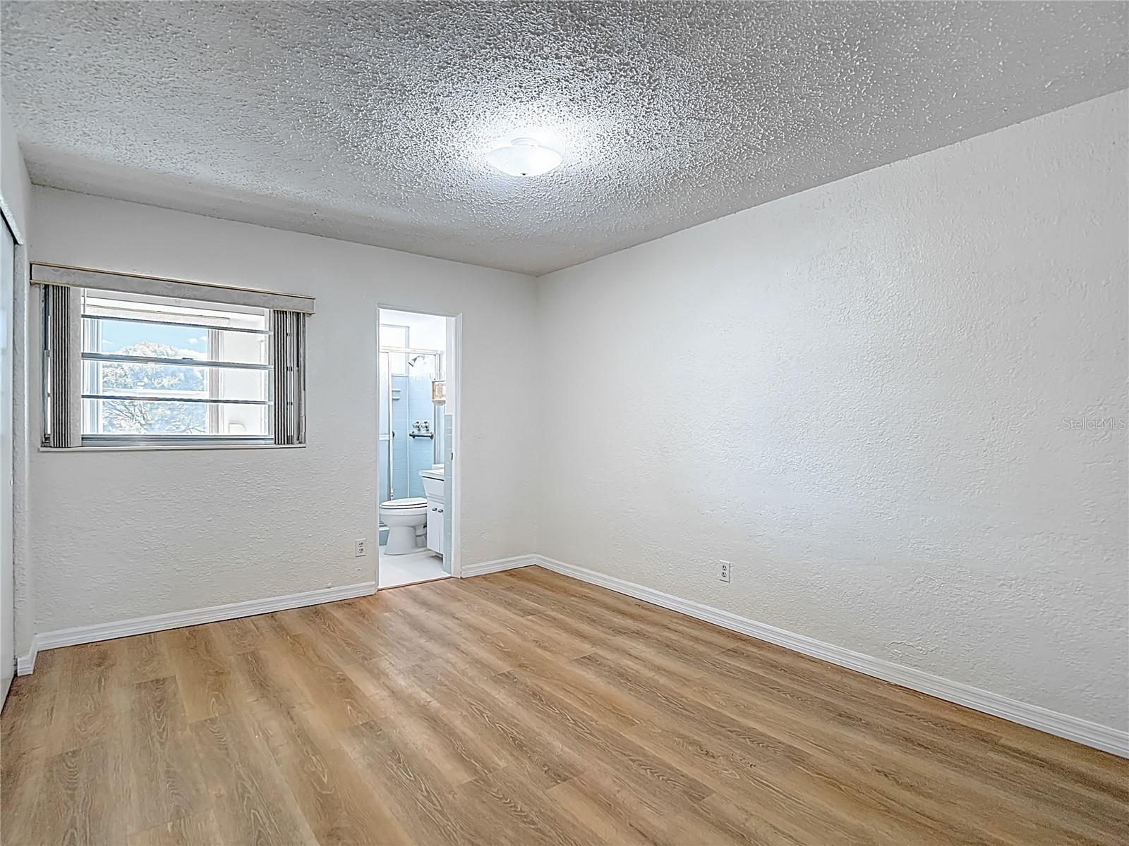 Image 16 of 33 For 2461 Canadian Way 45