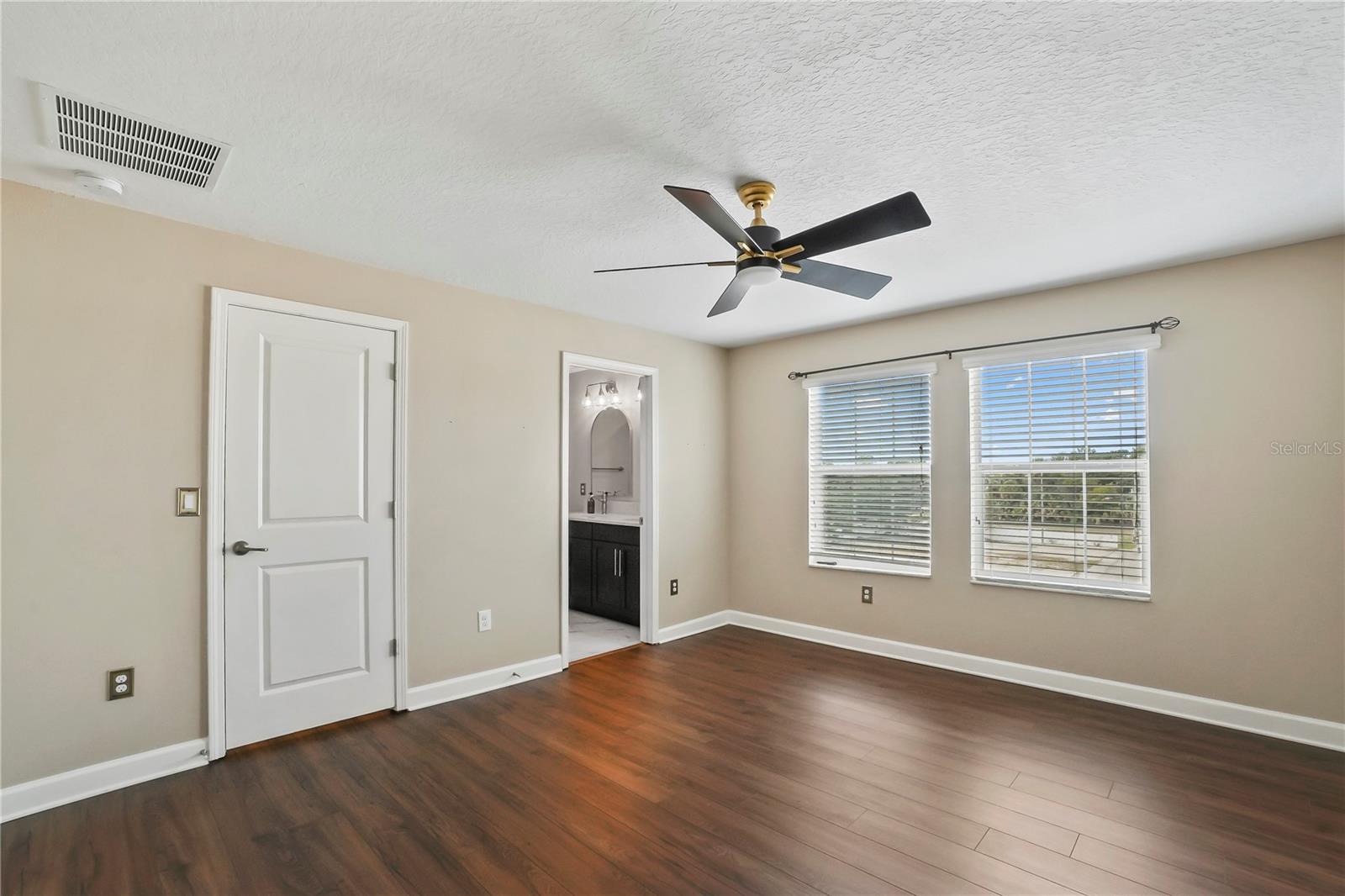 Image 21 of 36 For 717 Rome Avenue