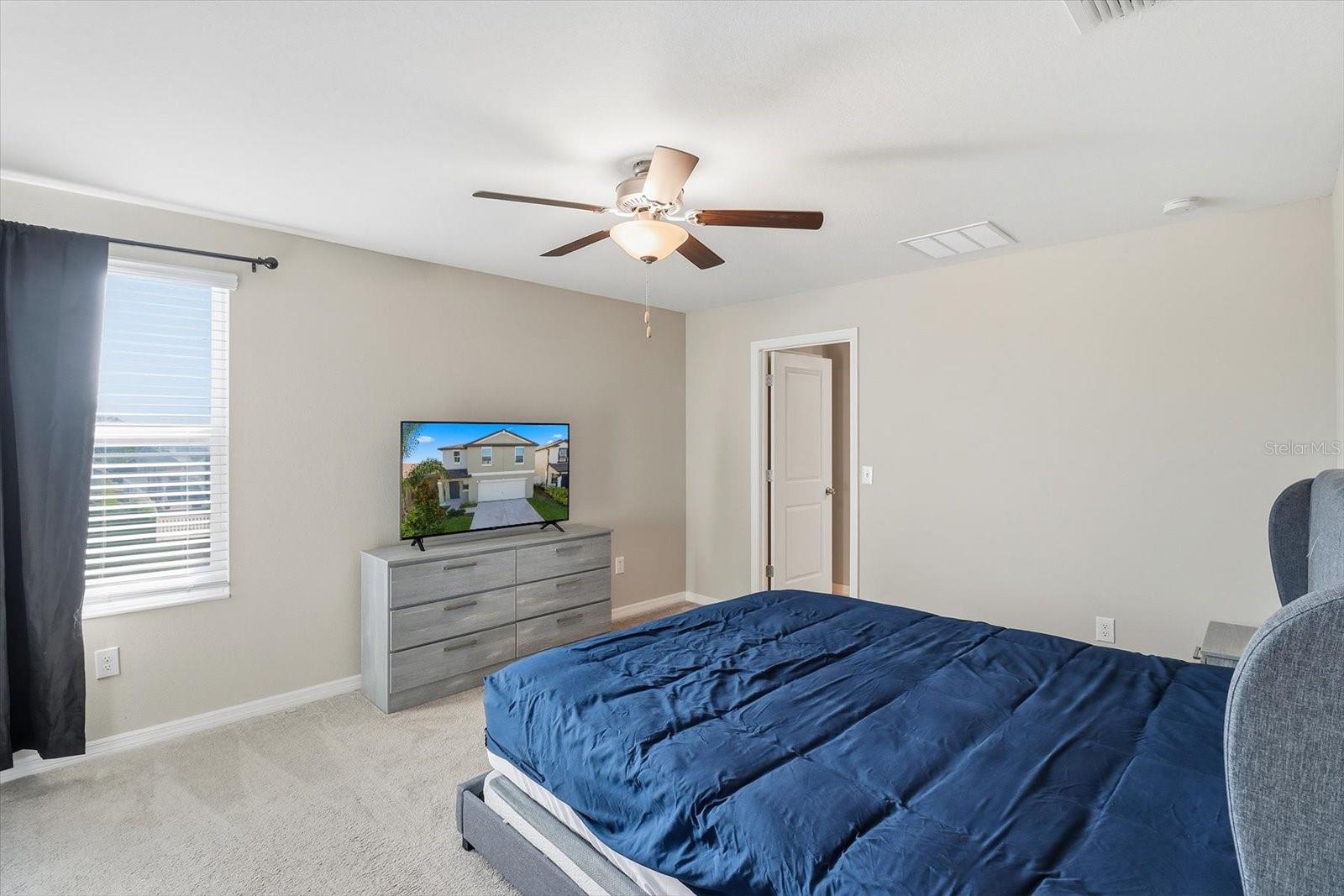 Image 11 of 49 For 675 Argyll Drive