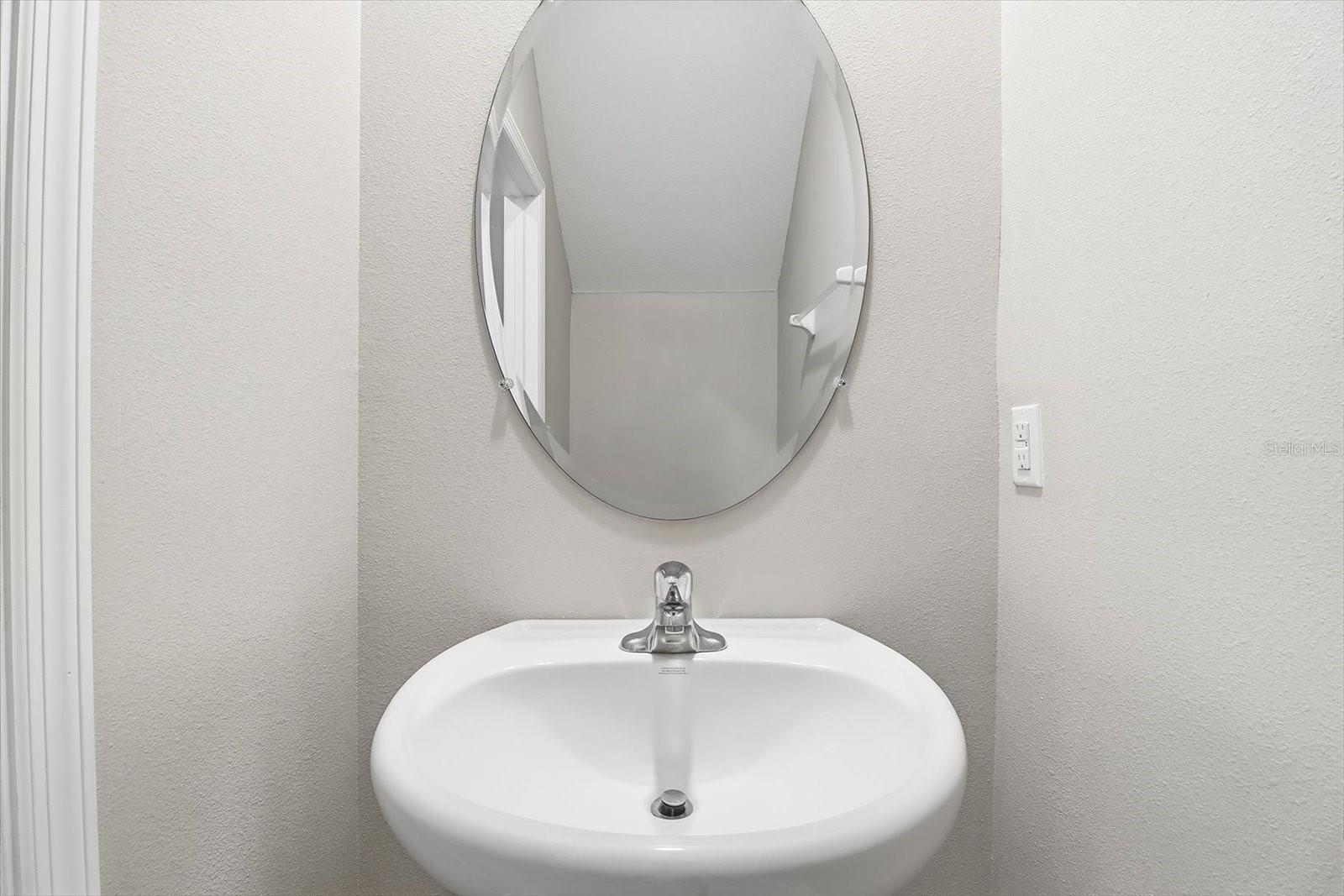 Image 13 of 49 For 675 Argyll Drive