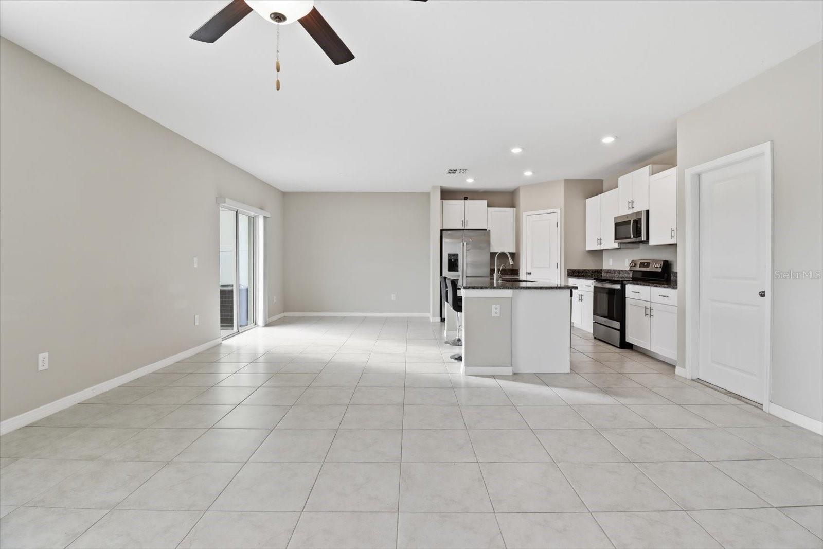 Image 14 of 49 For 675 Argyll Drive