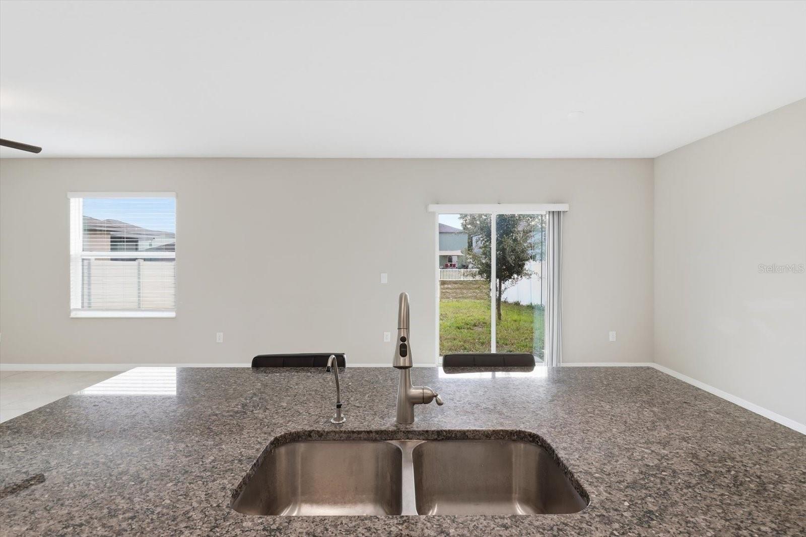 Image 19 of 49 For 675 Argyll Drive