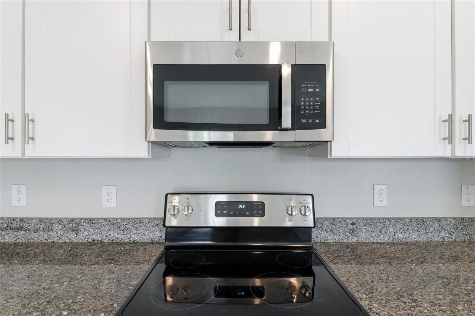 Image 20 of 49 For 675 Argyll Drive