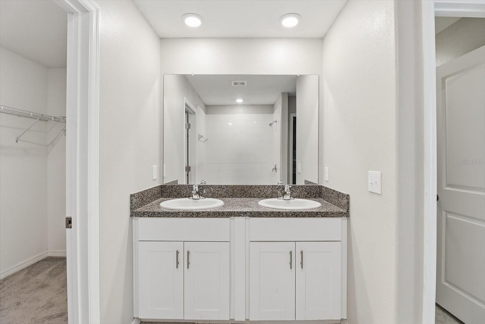 Image 24 of 49 For 675 Argyll Drive