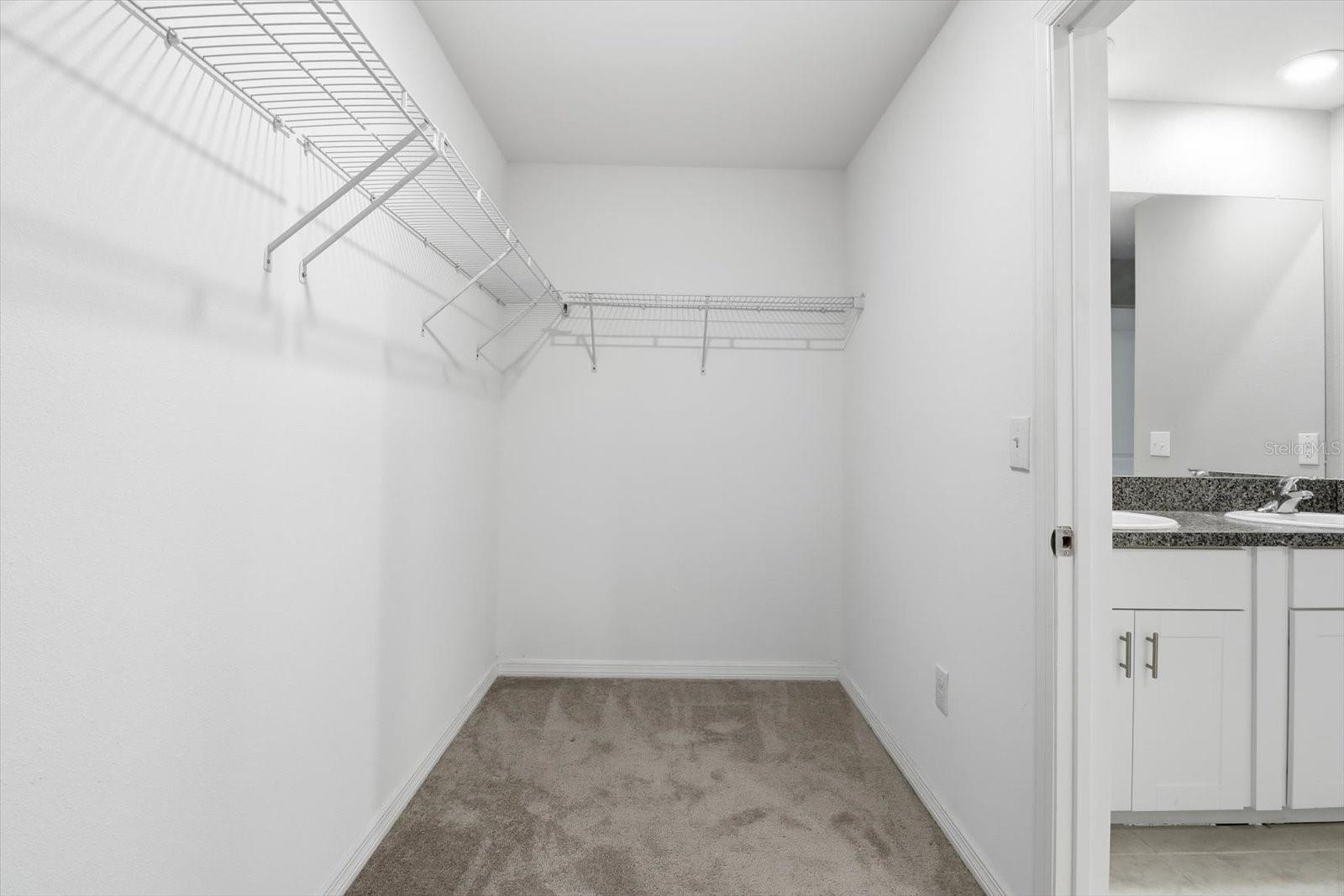 Image 26 of 49 For 675 Argyll Drive