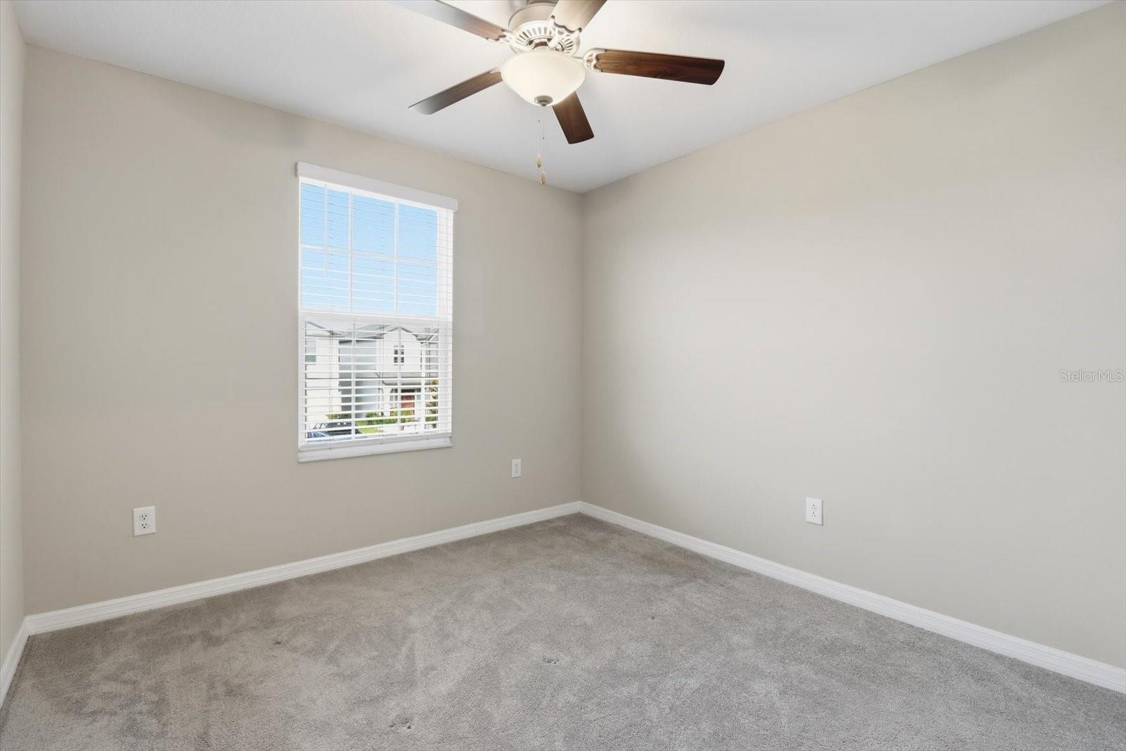 Image 33 of 49 For 675 Argyll Drive