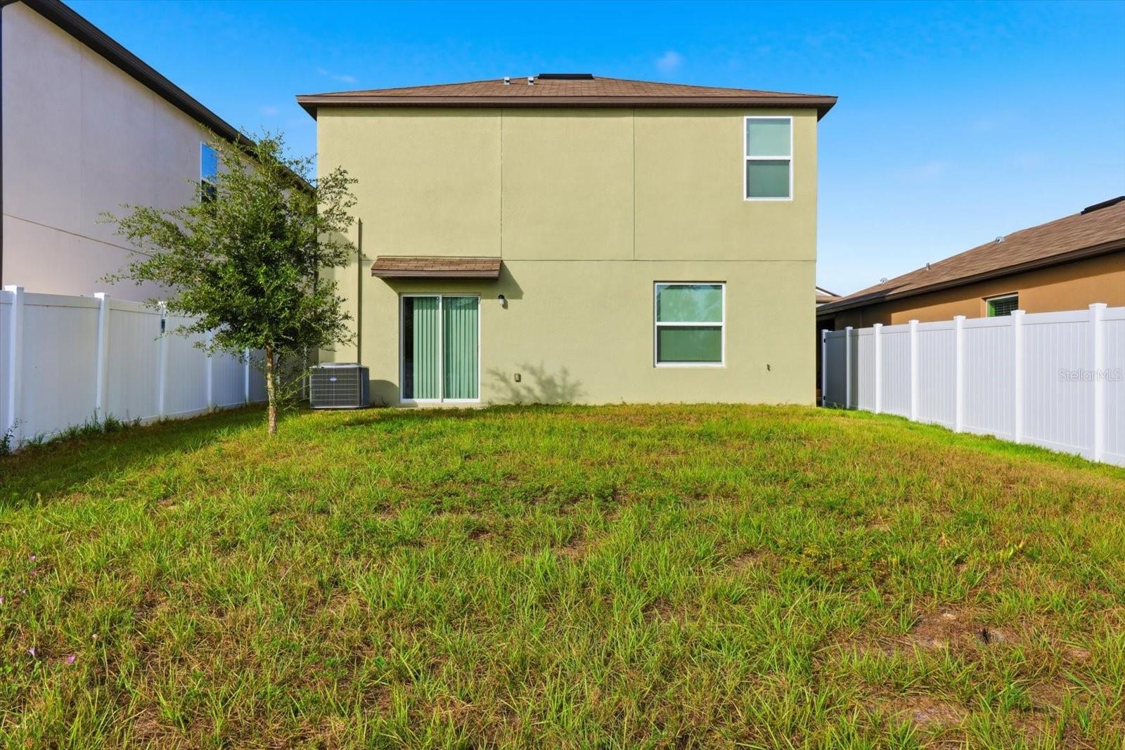 Image 37 of 49 For 675 Argyll Drive