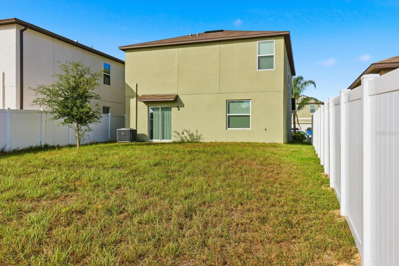 Image 38 of 49 For 675 Argyll Drive