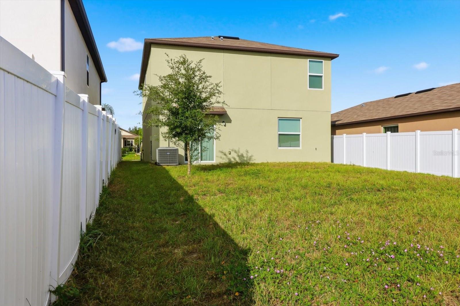 Image 39 of 49 For 675 Argyll Drive