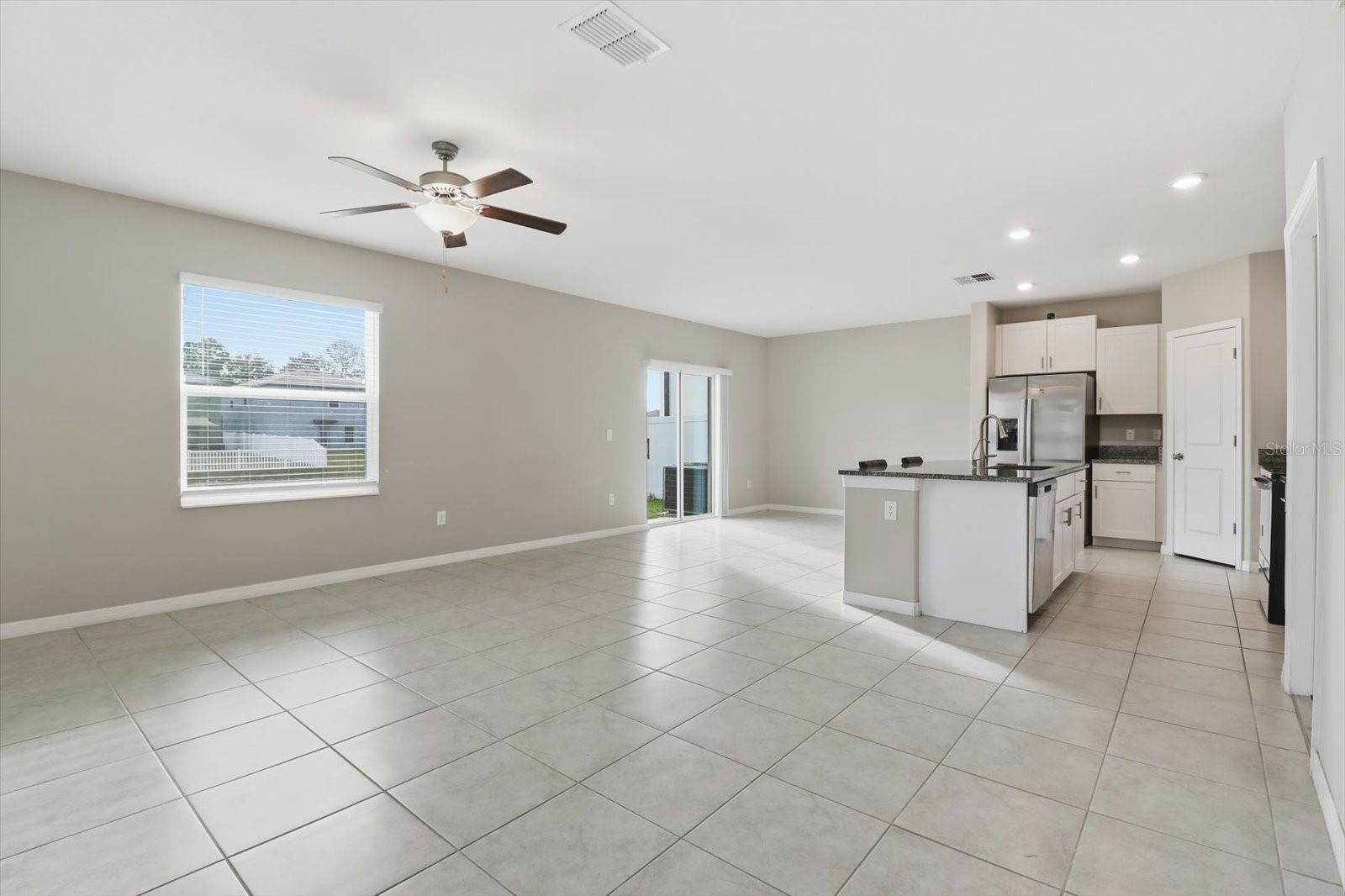 Image 9 of 49 For 675 Argyll Drive