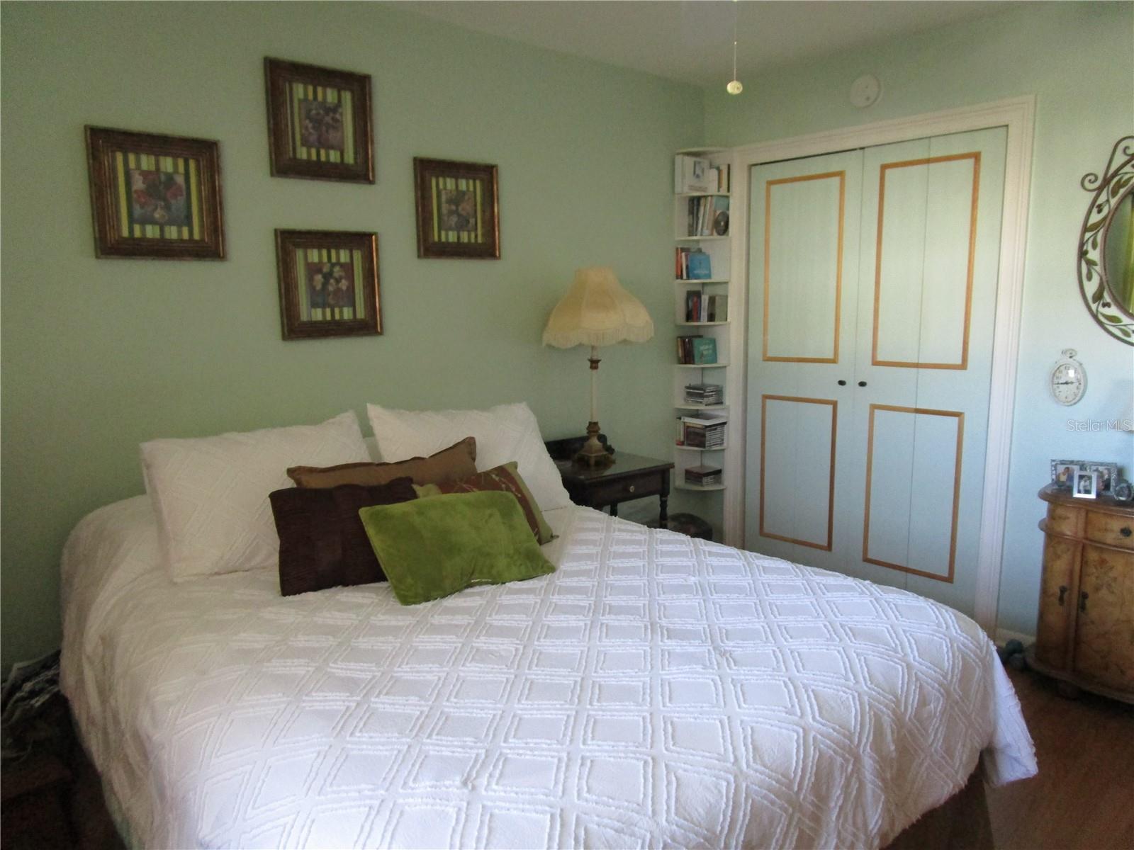 Image 12 of 37 For 5850 18th Street N 8