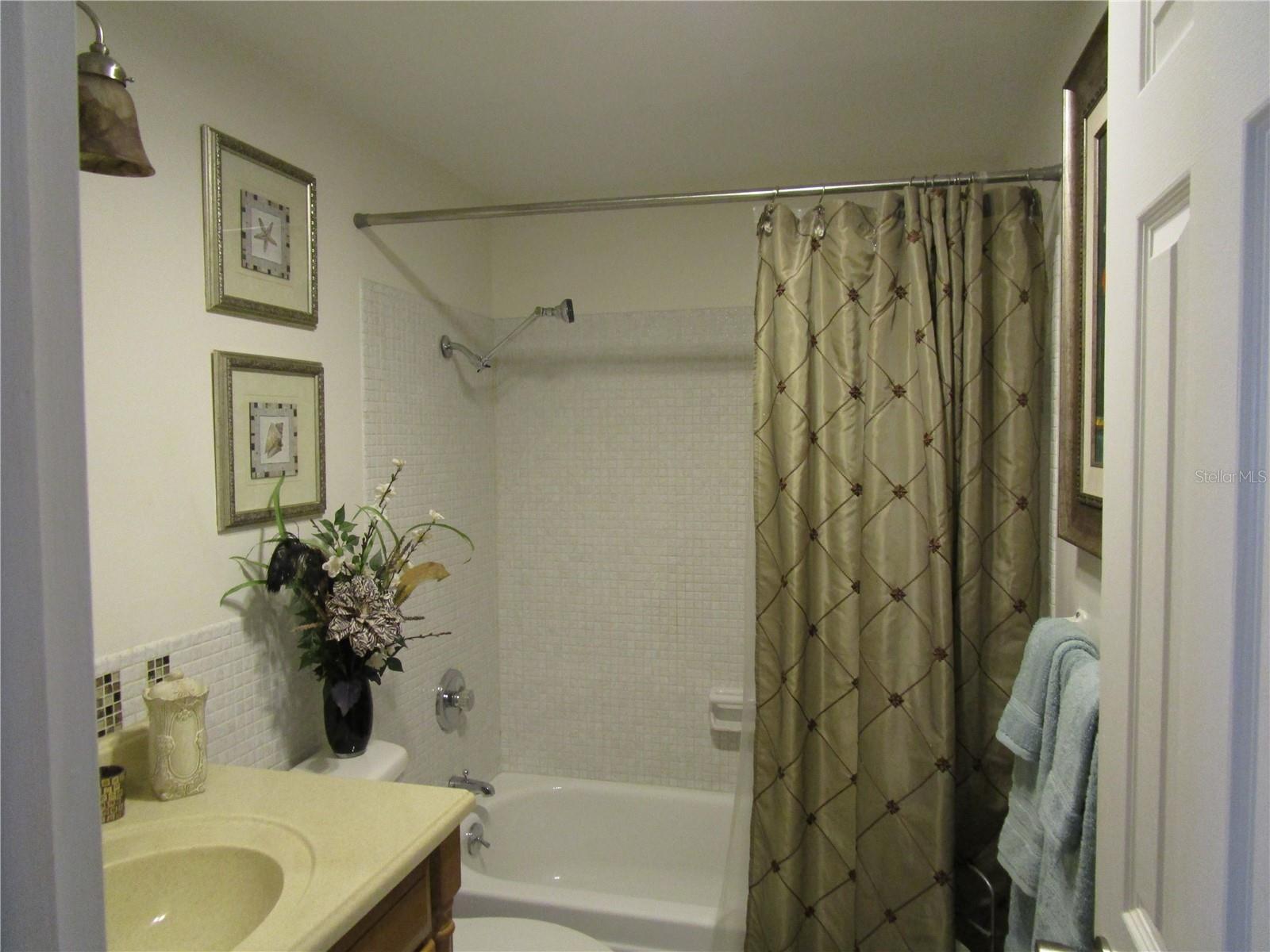 Image 17 of 37 For 5850 18th Street N 8