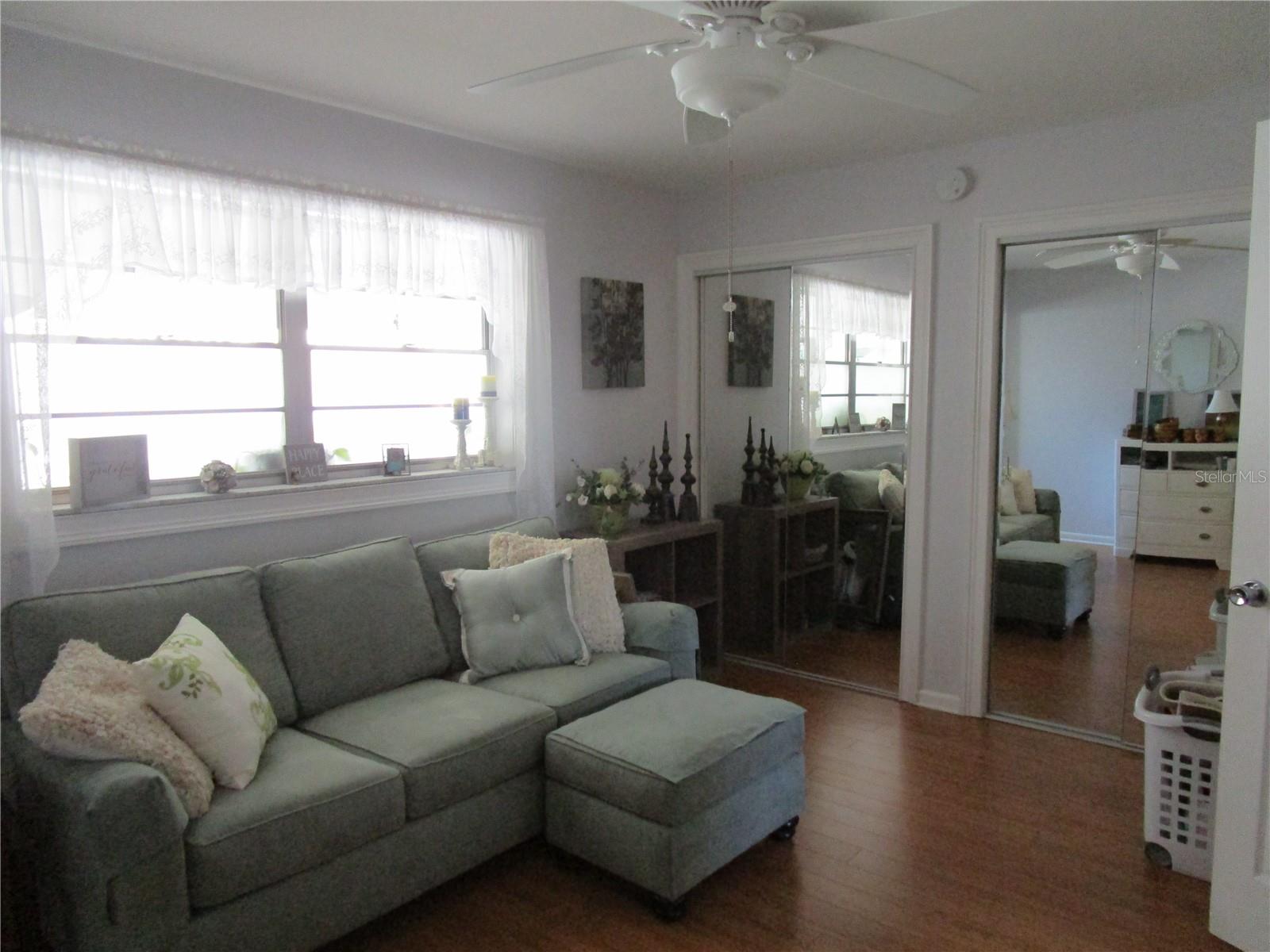 Image 19 of 37 For 5850 18th Street N 8