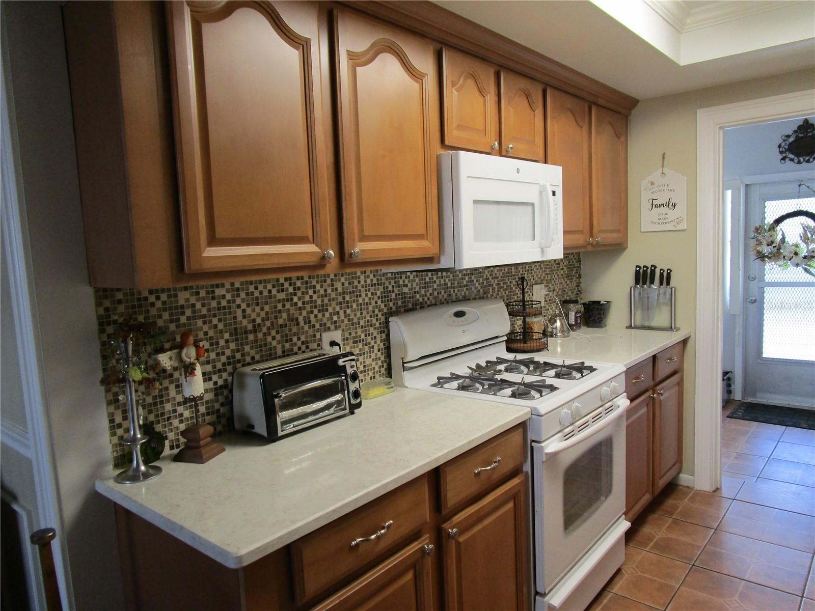 Image 8 of 37 For 5850 18th Street N 8