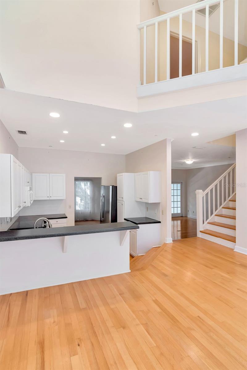 Image 10 of 28 For 5001 Pilgrims Path Way C