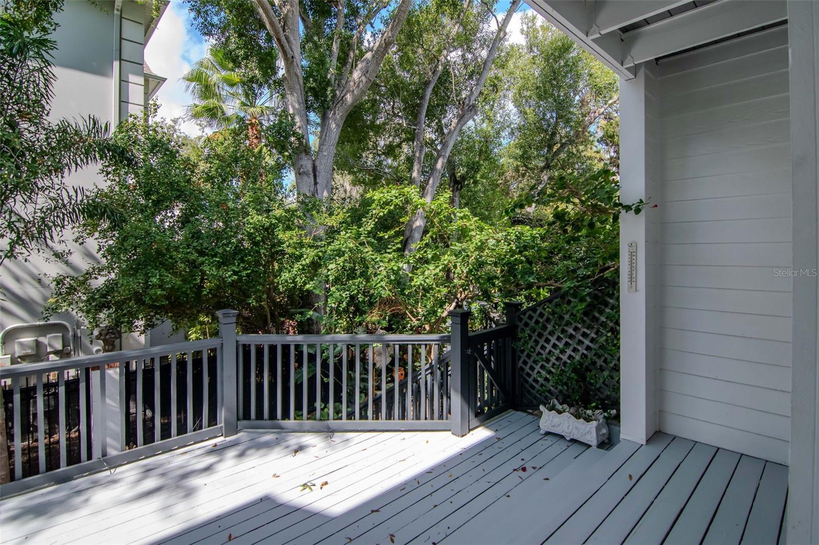 Image 21 of 28 For 5001 Pilgrims Path Way C