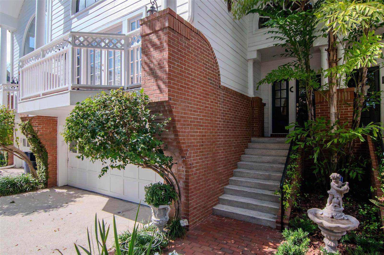 Image 4 of 28 For 5001 Pilgrims Path Way C