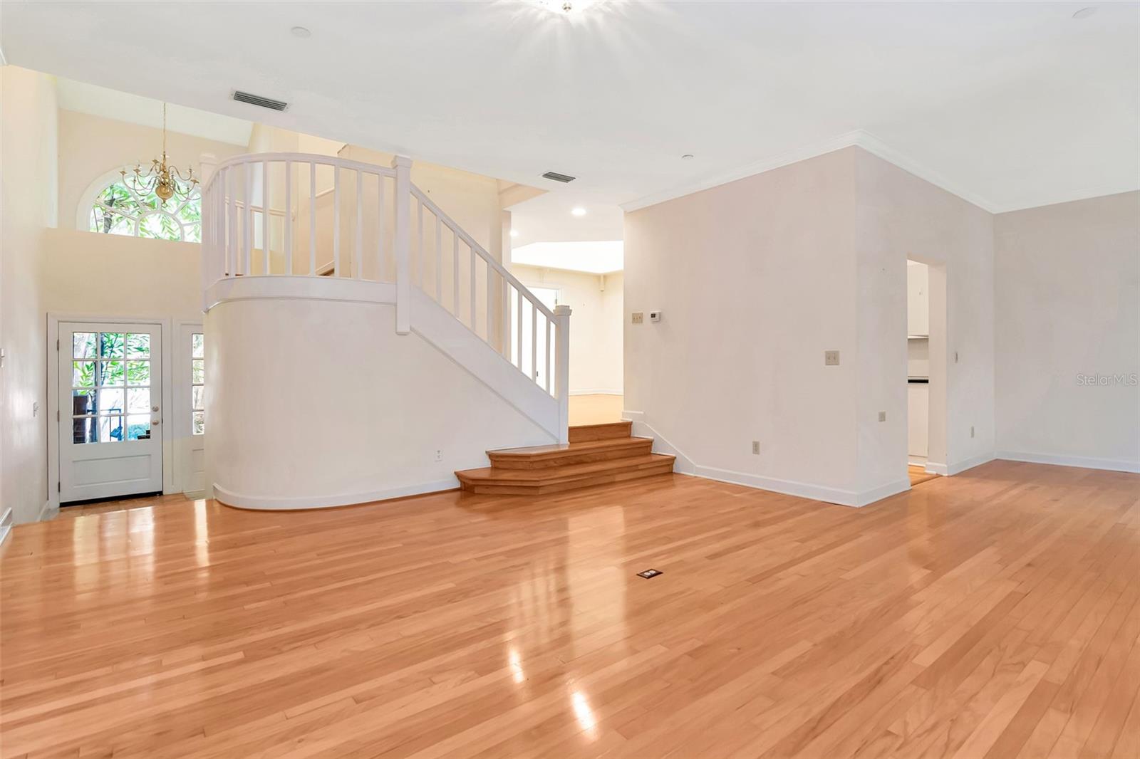 Image 6 of 28 For 5001 Pilgrims Path Way C