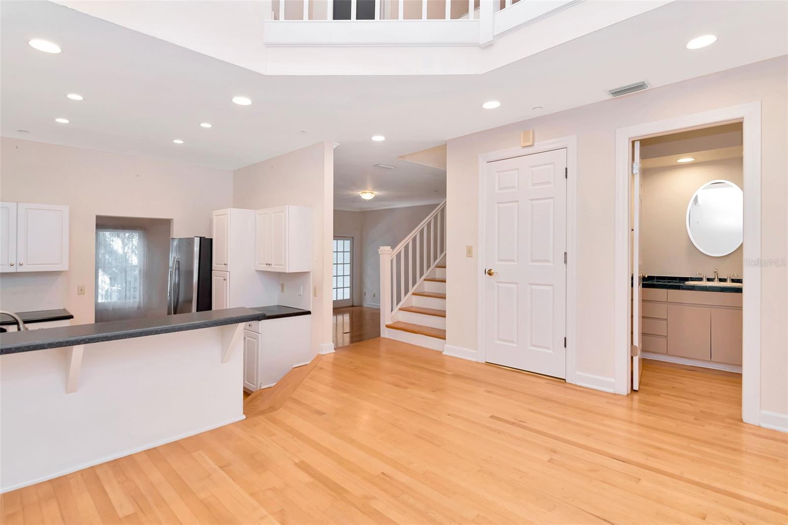 Image 9 of 28 For 5001 Pilgrims Path Way C