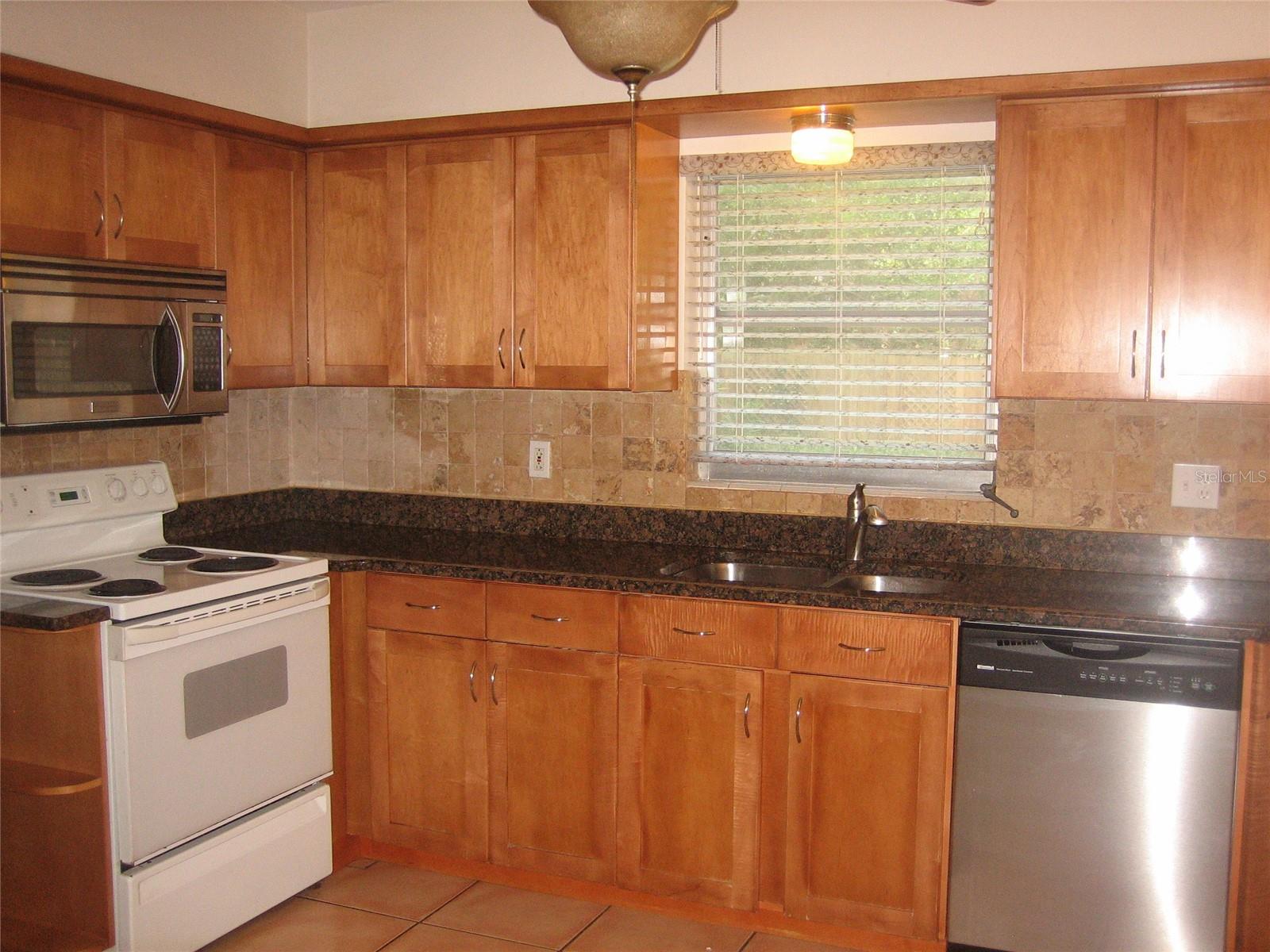 Image 22 of 59 For 1636 Douglas Avenue