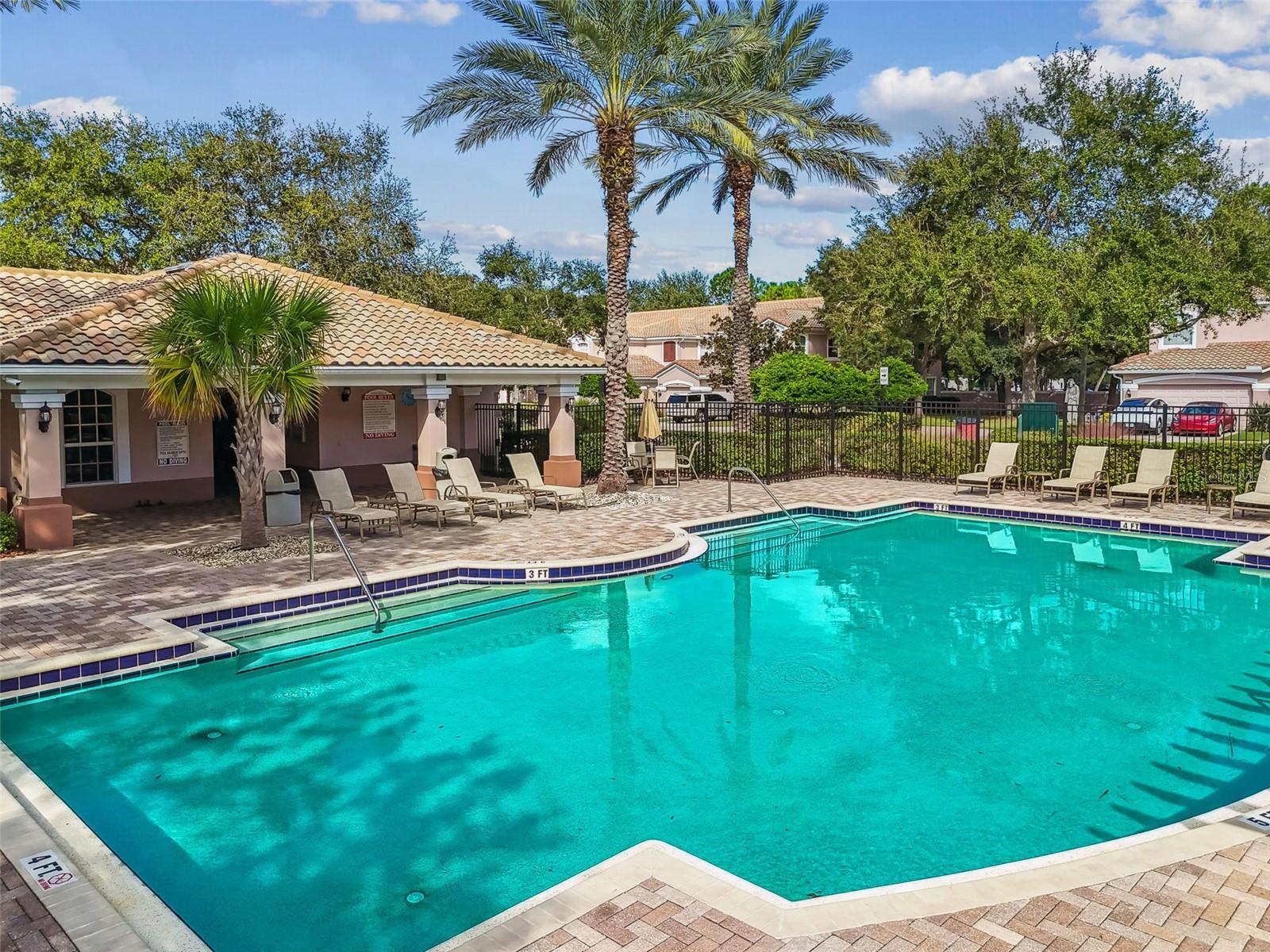 Image 20 of 89 For 841 Lantern Way  202